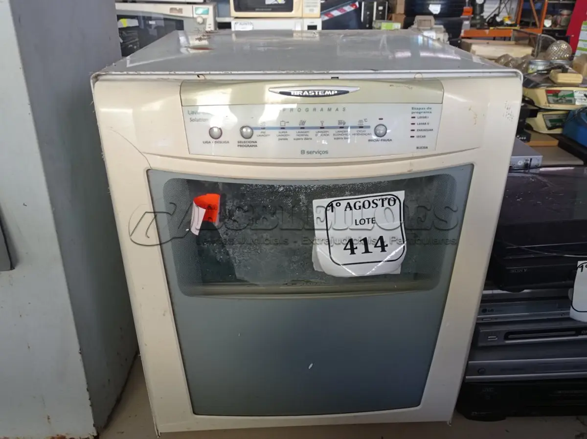 LOTE 414 - 01 LAVA-LOUÇA BRASTEMP. (NO ESTADO) ATENÇÃO! FAZER A VISITAÇÃO ANTES DE ARREMATAR, NÃO SABEMOS SE FUNCIONA. LEILÃO NÃO TEM GARANTIA E NEM DEVOLUÇÃO, SUJEITO A POSSÍVEIS AVARIAS VISÍVEIS/OCULTAS E/OU AUSÊNCIA DE COMPONENTES.