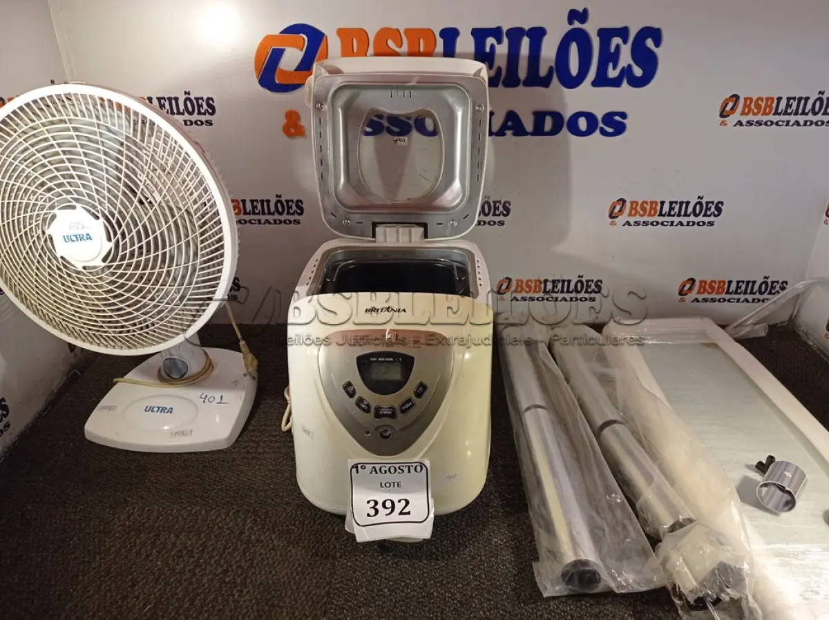 LOTE 392 - 01 MULTI PANE, 01 VENTILADOR E 01 KIT PARA BANHEIRO. (NO ESTADO) ATENÇÃO! FAZER A VISITAÇÃO ANTES DE ARREMATAR, NÃO SABEMOS SE FUNCIONA. LEILÃO NÃO TEM GARANTIA E NEM DEVOLUÇÃO, SUJEITO A POSSÍVEIS AVARIAS VISÍVEIS/OCULTAS E/OU AUSÊNCIA DE COMPONENTES.