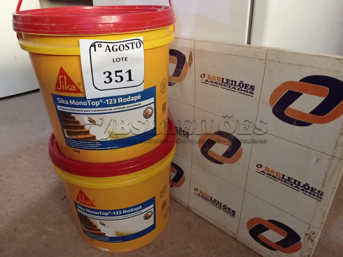 LOTE 351 - 02 BALDES DE SIKA MONOTOP-123 RODAPÉ DE 12KG. (NO ESTADO) ATENÇÃO! FAZER A VISITAÇÃO ANTES DE ARREMATAR, NÃO SABEMOS SE FUNCIONA. LEILÃO NÃO TEM GARANTIA E NEM DEVOLUÇÃO, SUJEITO A POSSÍVEIS AVARIAS VISÍVEIS/OCULTAS E/OU AUSÊNCIA DE COMPONENTES.