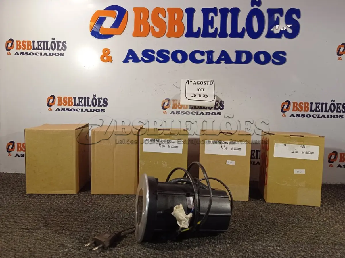 LOTE 318 - 03 PARES DE LED SOLO 4X2W PARA EMBUTIR (NO ESTADO) ATENÇÃO! FAZER A VISITAÇÃO ANTES DE ARREMATAR, NÃO SABEMOS SE FUNCIONA. LEILÃO NÃO TEM GARANTIA E NEM DEVOLUÇÃO, SUJEITO A POSSÍVEIS AVARIAS VISÍVEIS/OCULTAS E/OU AUSÊNCIA DE COMPONENTES.