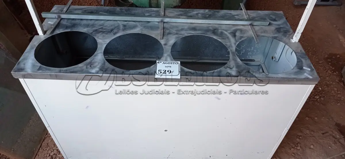 LOTE 529 - 01 CARRINHO PARA CALDOS.  (NO ESTADO) ATENÇÃO! FAZER A VISITAÇÃO ANTES DE ARREMATAR, NÃO SABEMOS SE FUNCIONA. LEILÃO NÃO TEM GARANTIA E NEM DEVOLUÇÃO, SUJEITO A POSSÍVEIS AVARIAS VISÍVEIS/OCULTAS E/OU AUSÊNCIA DE COMPONENTES.