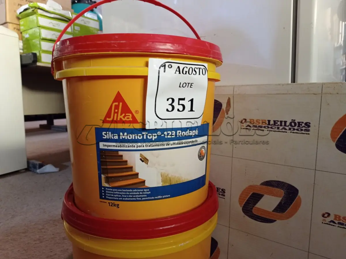 LOTE 351 - 02 BALDES DE SIKA MONOTOP-123 RODAPÉ DE 12KG. (NO ESTADO) ATENÇÃO! FAZER A VISITAÇÃO ANTES DE ARREMATAR, NÃO SABEMOS SE FUNCIONA. LEILÃO NÃO TEM GARANTIA E NEM DEVOLUÇÃO, SUJEITO A POSSÍVEIS AVARIAS VISÍVEIS/OCULTAS E/OU AUSÊNCIA DE COMPONENTES.