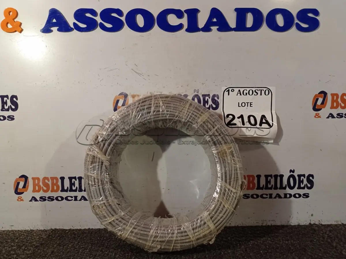 LOTE 210 - 01 ROLO DE CABO FLEXÍVEL 450/750VOLTS 1X4,00MM NA COR CINZA. (NO ESTADO) ATENÇÃO! FAZER A VISITAÇÃO ANTES DE ARREMATAR, NÃO SABEMOS SE FUNCIONA. LEILÃO NÃO TEM GARANTIA E NEM DEVOLUÇÃO, SUJEITO A POSSÍVEIS AVARIAS VISÍVEIS/OCULTAS E/OU AUSÊNCIA DE COMPONENTES.