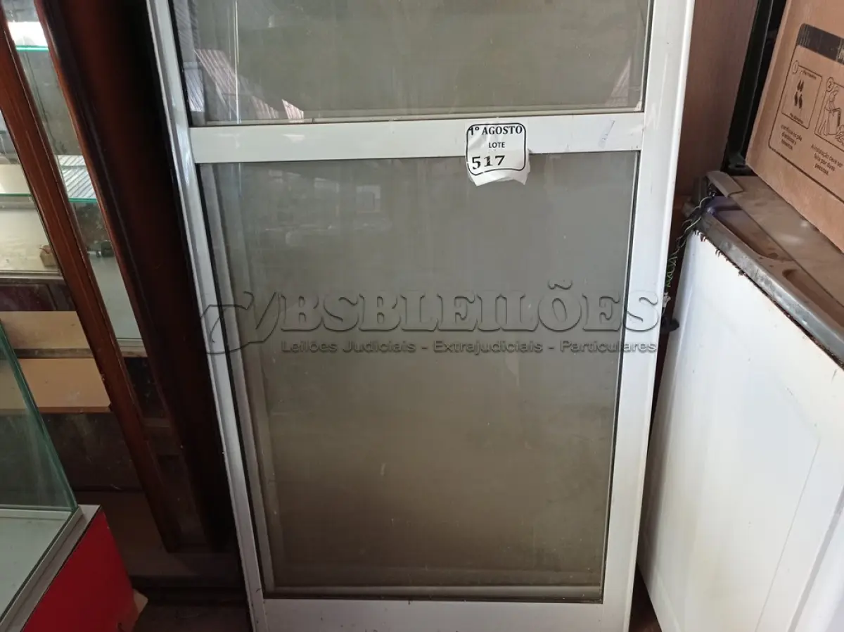 LOTE 517 -  04 PORTAS DE CORRER EM ALUMÍNIO COM VIDRO. (NO ESTADO) ATENÇÃO! FAZER A VISITAÇÃO ANTES DE ARREMATAR, NÃO SABEMOS SE FUNCIONA. LEILÃO NÃO TEM GARANTIA E NEM DEVOLUÇÃO, SUJEITO A POSSÍVEIS AVARIAS VISÍVEIS/OCULTAS E/OU AUSÊNCIA DE COMPONENTES.