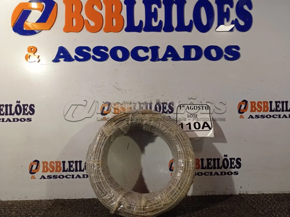 LOTE 110 - 01 ROLO DE CABO FLEXÍVEL 450/750VOLTS 1X4,00MM NA COR CINZA. (NO ESTADO) ATENÇÃO! FAZER A VISITAÇÃO ANTES DE ARREMATAR, NÃO SABEMOS SE FUNCIONA. LEILÃO NÃO TEM GARANTIA E NEM DEVOLUÇÃO, SUJEITO A POSSÍVEIS AVARIAS VISÍVEIS/OCULTAS E/OU AUSÊNCIA DE COMPONENTES.