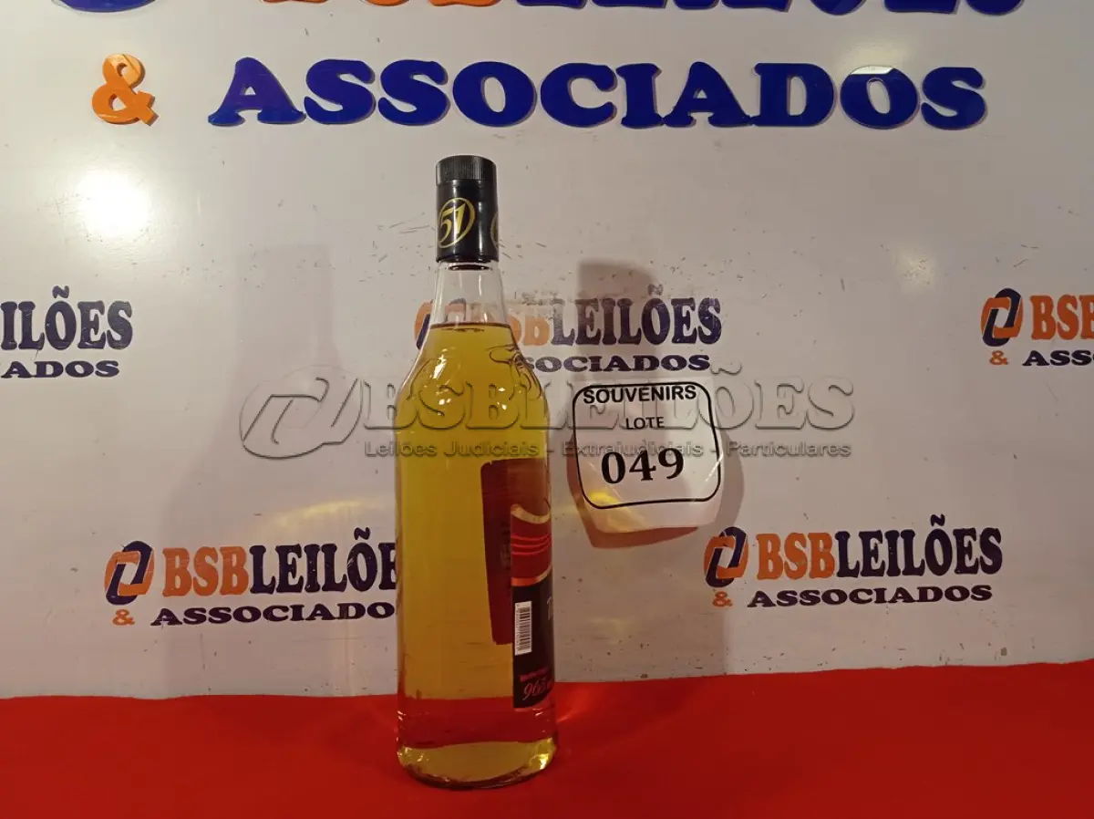 LOTE 049 - 01 GARRAFA AGUARDENTE 51 OURO PIRASSINUNGA 965ML. LACRADO.  (NO ESTADO EM QUE SE ENCONTRA) ATENÇÃO! FAZER A VISITAÇÃO ANTES DE ARREMATAR, NÃO SABEMOS SE FUNCIONA. LEILÃO NÃO TEM GARANTIA E NEM DEVOLUÇÃO, SUJEITO A POSSÍVEIS AVARIAS VISÍVEIS/OCULTAS E/OU AUSÊNCIA DE COMPONENTES.  
