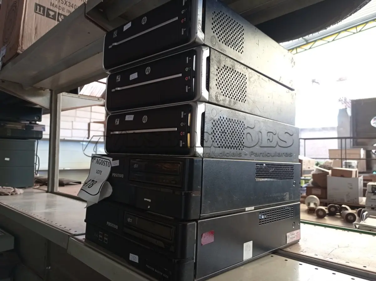 LOTE 478 - 05 CPU COM AVARIAS. (NO ESTADO) ATENÇÃO! FAZER A VISITAÇÃO ANTES DE ARREMATAR, NÃO SABEMOS SE FUNCIONA. LEILÃO NÃO TEM GARANTIA E NEM DEVOLUÇÃO, SUJEITO A POSSÍVEIS AVARIAS VISÍVEIS/OCULTAS E/OU AUSÊNCIA DE COMPONENTES.