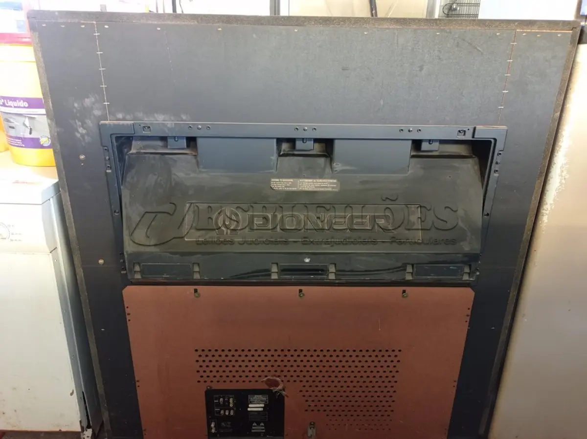 LOTE 379 - 01 TV (ANTIGA) PIONNER. (NO ESTADO) ATENÇÃO! FAZER A VISITAÇÃO ANTES DE ARREMATAR, NÃO SABEMOS SE FUNCIONA. LEILÃO NÃO TEM GARANTIA E NEM DEVOLUÇÃO, SUJEITO A POSSÍVEIS AVARIAS VISÍVEIS/OCULTAS E/OU AUSÊNCIA DE COMPONENTES.