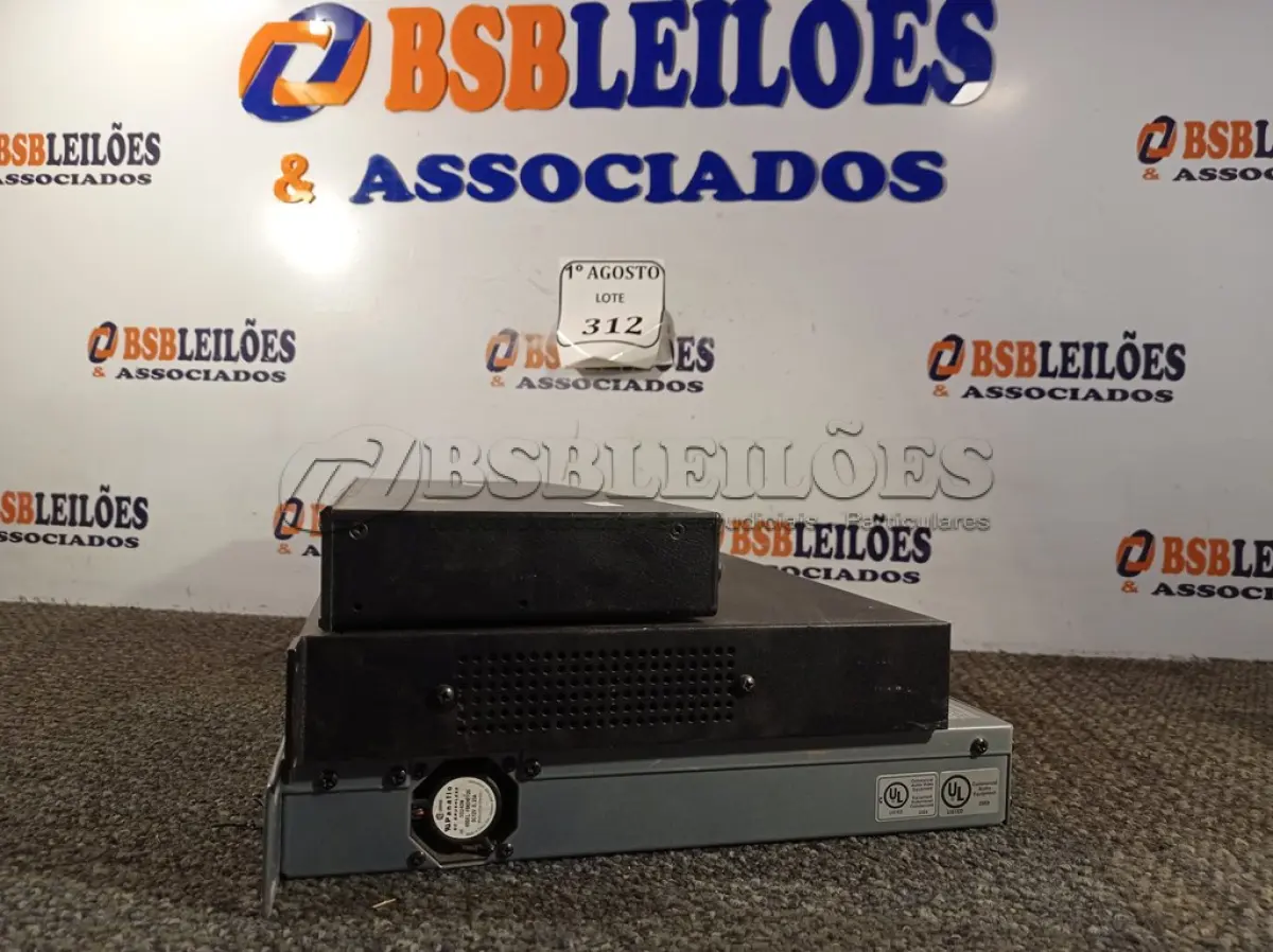 LOTE 312 - 03 EQUIPAMENTOS DE CONTROLE DE ÁUDIO (NO ESTADO) ATENÇÃO! FAZER A VISITAÇÃO ANTES DE ARREMATAR, NÃO SABEMOS SE FUNCIONA. LEILÃO NÃO TEM GARANTIA E NEM DEVOLUÇÃO, SUJEITO A POSSÍVEIS AVARIAS VISÍVEIS/OCULTAS E/OU AUSÊNCIA DE COMPONENTES.
