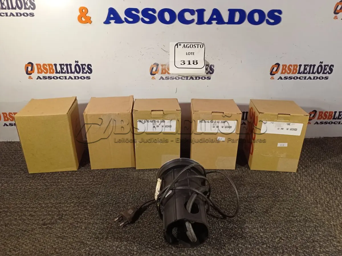 LOTE 318 - 03 PARES DE LED SOLO 4X2W PARA EMBUTIR (NO ESTADO) ATENÇÃO! FAZER A VISITAÇÃO ANTES DE ARREMATAR, NÃO SABEMOS SE FUNCIONA. LEILÃO NÃO TEM GARANTIA E NEM DEVOLUÇÃO, SUJEITO A POSSÍVEIS AVARIAS VISÍVEIS/OCULTAS E/OU AUSÊNCIA DE COMPONENTES.