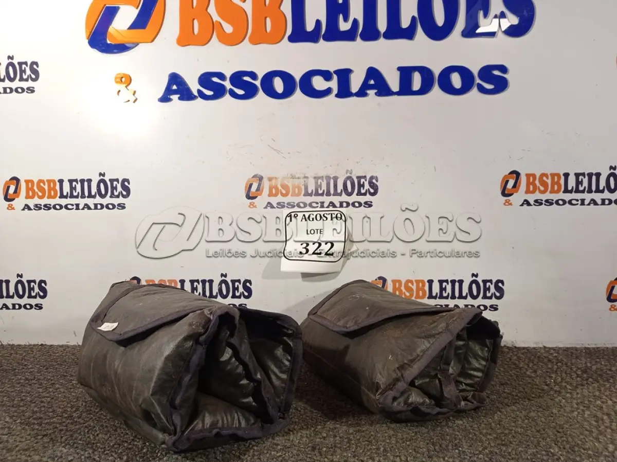 LOTE 322 - 02 TORNOZELEIRAS PARA AACADEMIA 4KG. (NO ESTADO) ATENÇÃO! FAZER A VISITAÇÃO ANTES DE ARREMATAR, NÃO SABEMOS SE FUNCIONA. LEILÃO NÃO TEM GARANTIA E NEM DEVOLUÇÃO, SUJEITO A POSSÍVEIS AVARIAS VISÍVEIS/OCULTAS E/OU AUSÊNCIA DE COMPONENTES.