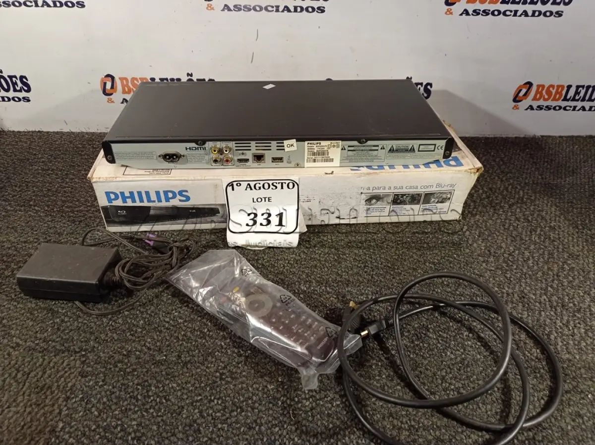 LOTE 331 - 01 APARELHO DE DVD BLURAY PHILIPS. (NO ESTADO) ATENÇÃO! FAZER A VISITAÇÃO ANTES DE ARREMATAR, NÃO SABEMOS SE FUNCIONA. LEILÃO NÃO TEM GARANTIA E NEM DEVOLUÇÃO, SUJEITO A POSSÍVEIS AVARIAS VISÍVEIS/OCULTAS E/OU AUSÊNCIA DE COMPONENTES.