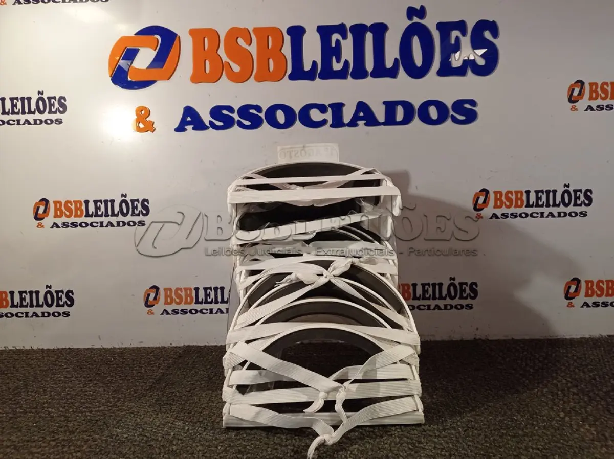 LOTE 475 - 10 MÁSCARAS DE PROTEÇÃO (NO ESTADO) ATENÇÃO! FAZER A VISITAÇÃO ANTES DE ARREMATAR, NÃO SABEMOS SE FUNCIONA. LEILÃO NÃO TEM GARANTIA E NEM DEVOLUÇÃO, SUJEITO A POSSÍVEIS AVARIAS VISÍVEIS/OCULTAS E/OU AUSÊNCIA DE COMPONENTES.