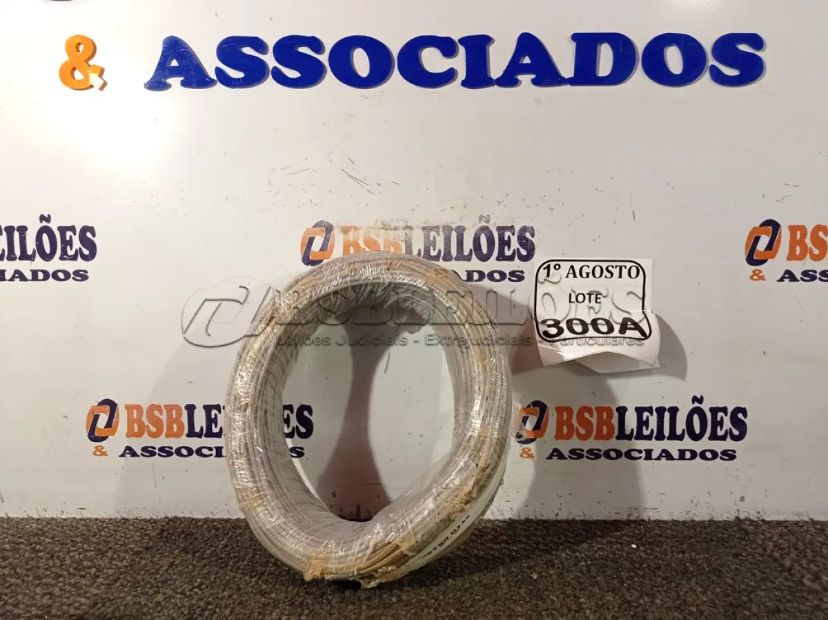 LOTE 300 - 01 ROLO DE CABO FLEXÍVEL 450/750VOLTS 1X2,50MM NA COR CINZA. (NO ESTADO) ATENÇÃO! FAZER A VISITAÇÃO ANTES DE ARREMATAR, NÃO SABEMOS SE FUNCIONA. LEILÃO NÃO TEM GARANTIA E NEM DEVOLUÇÃO, SUJEITO A POSSÍVEIS AVARIAS VISÍVEIS/OCULTAS E/OU AUSÊNCIA DE COMPONENTES.