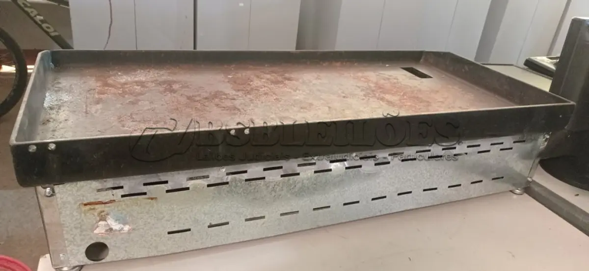 LOTE 419 - 01 CHAPA A GÁS VENÂNCIO. (NO ESTADO) ATENÇÃO! FAZER A VISITAÇÃO ANTES DE ARREMATAR, NÃO SABEMOS SE FUNCIONA. LEILÃO NÃO TEM GARANTIA E NEM DEVOLUÇÃO, SUJEITO A POSSÍVEIS AVARIAS VISÍVEIS/OCULTAS E/OU AUSÊNCIA DE COMPONENTES.