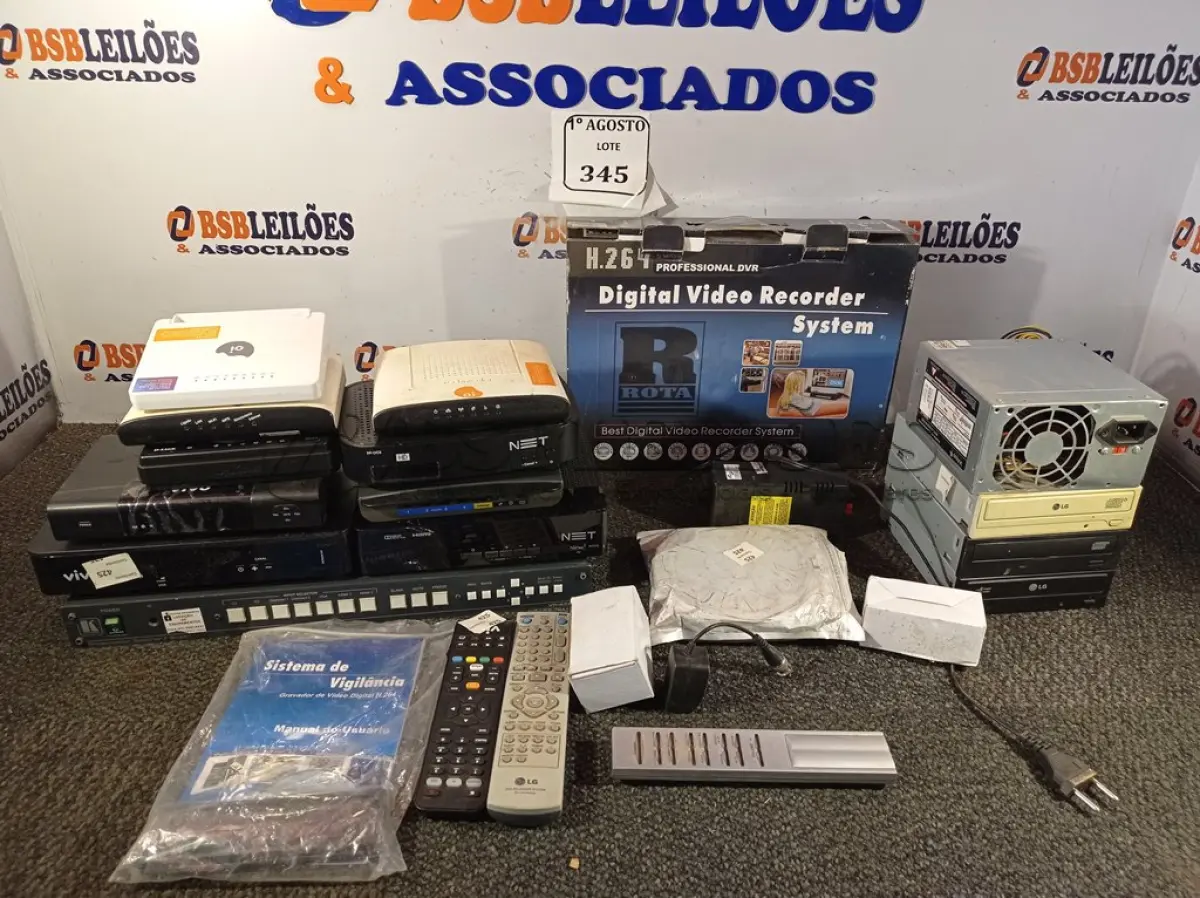 LOTE 345 - 01 LOTE COM MATERIAIS ELETRÔNICOS DIVERSOS. (NO ESTADO) ATENÇÃO! FAZER A VISITAÇÃO ANTES DE ARREMATAR, NÃO SABEMOS SE FUNCIONA. LEILÃO NÃO TEM GARANTIA E NEM DEVOLUÇÃO, SUJEITO A POSSÍVEIS AVARIAS VISÍVEIS/OCULTAS E/OU AUSÊNCIA DE COMPONENTES.