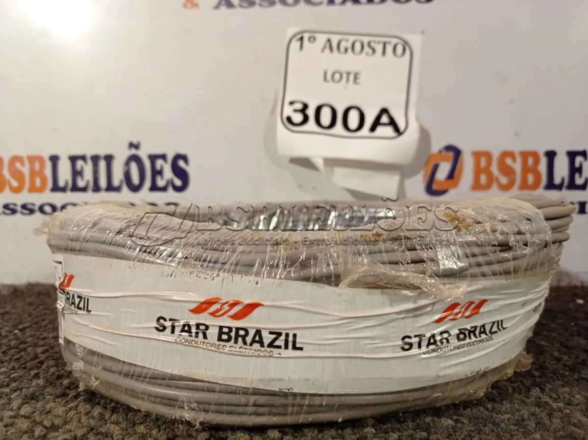 LOTE 300 - 01 ROLO DE CABO FLEXÍVEL 450/750VOLTS 1X2,50MM NA COR CINZA. (NO ESTADO) ATENÇÃO! FAZER A VISITAÇÃO ANTES DE ARREMATAR, NÃO SABEMOS SE FUNCIONA. LEILÃO NÃO TEM GARANTIA E NEM DEVOLUÇÃO, SUJEITO A POSSÍVEIS AVARIAS VISÍVEIS/OCULTAS E/OU AUSÊNCIA DE COMPONENTES.