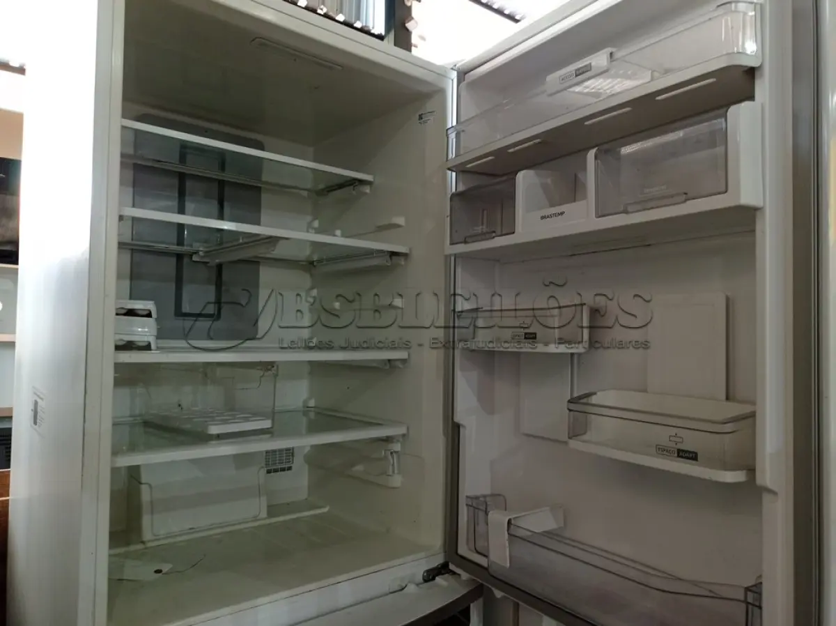 LOTE 275 - 01 GELADEIRA INVERSE BRASTEMP 220VOLTS (REFRIGERATOR). (NO ESTADO EM QUE SE ENCONTRA. SUJEITO A AVARIAS OCULTAS/VISÍVEIS.) AV9815X
