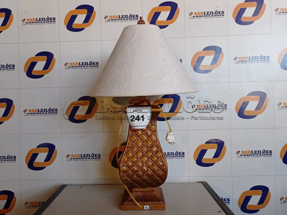 LOTE 241