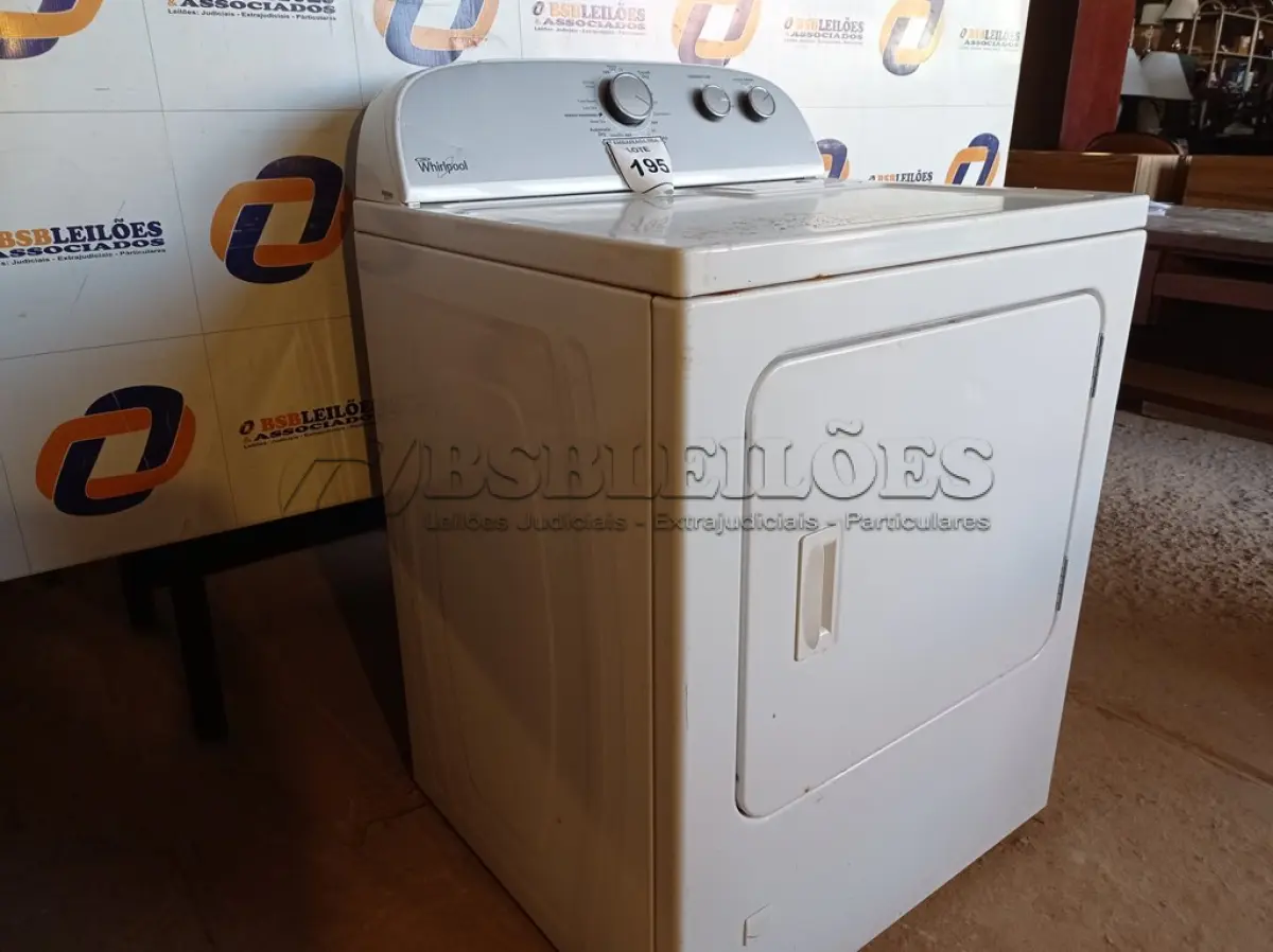 LOTE 195 - 01 SECADORA DE ROUPAS WHIRLPOOL MOD:WGD4815EWO (DRYER). (NO ESTADO EM QUE SE ENCONTRA. SUJEITO A AVARIAS OCULTAS/VISÍVEIS.) BF8584A