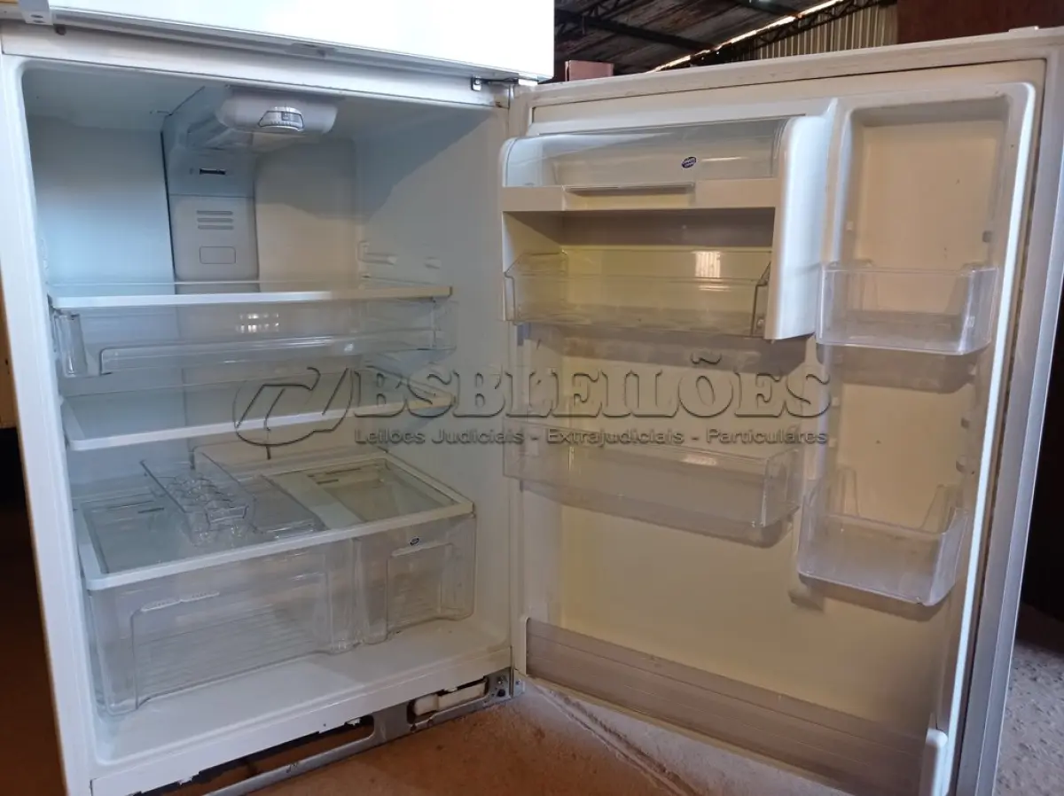LOTE 005 - 01 GELADEIRA MODELO WRT3L9SZY*0* WHIRLPOOL 115V (REFRIGERATOR). (NO ESTADO EM QUE SE ENCONTRA. SUJEITO A AVARIAS OCULTAS/VISÍVEIS.)BF8602U