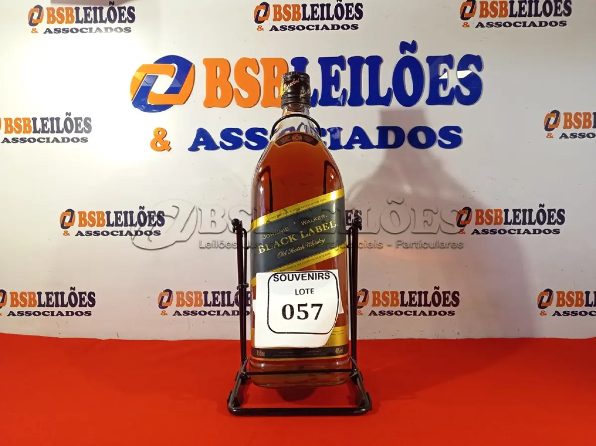 LOTE 057 - 01 WHISKY JOHNNIE WALKER BLACK LABEL 12 ANOS 4,5 LITROS (NO ESTADO EM QUE SE ENCONTRA) ATENÇÃO! FAZER A VISITAÇÃO ANTES DE ARREMATAR, NÃO SABEMOS SE FUNCIONA. LEILÃO NÃO TEM GARANTIA E NEM DEVOLUÇÃO, SUJEITO A POSSÍVEIS AVARIAS VISÍVEIS/OCULTAS E/OU AUSÊNCIA DE COMPONENTES.  
