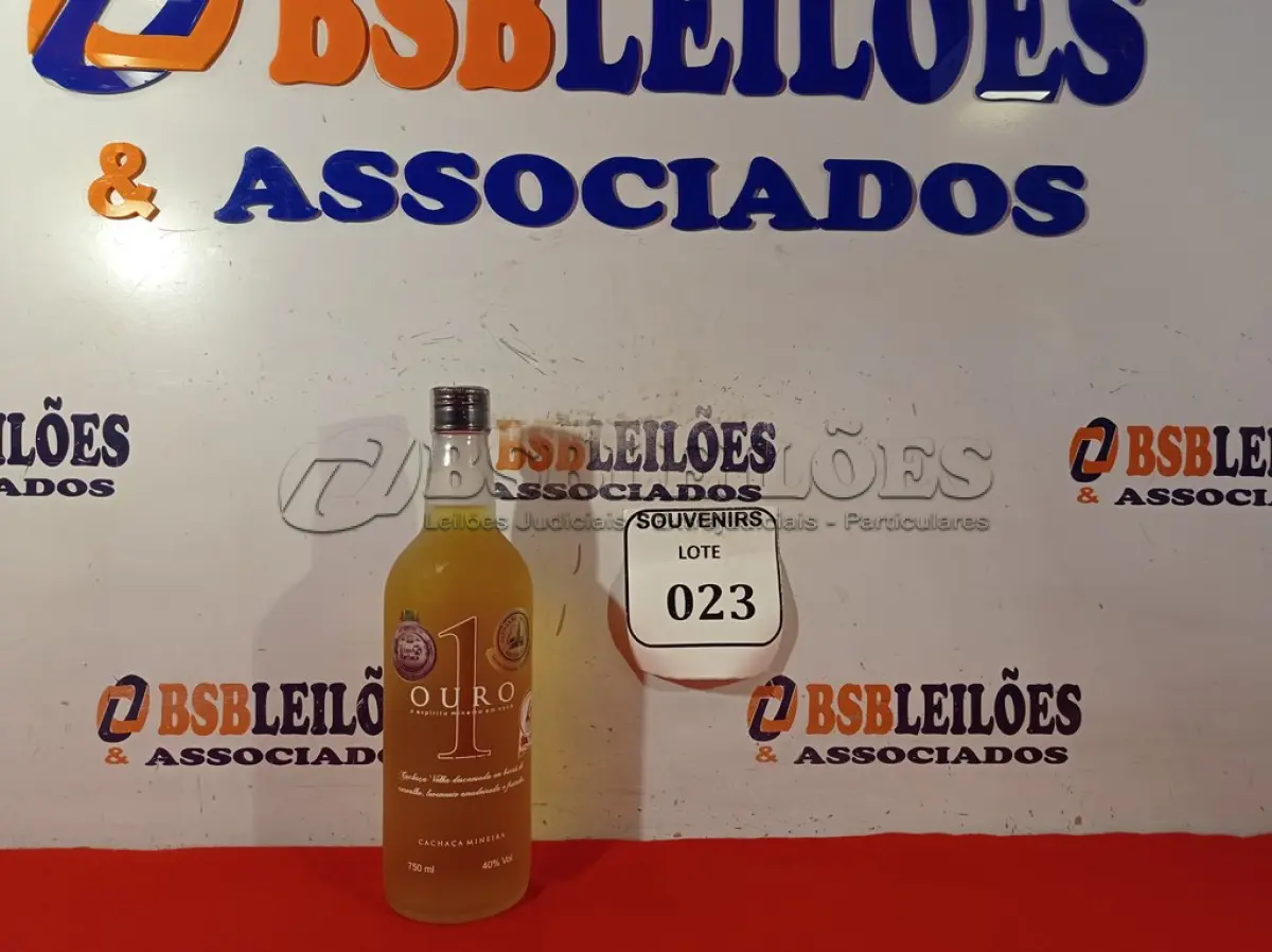 LOTE 023 - 01 GARRAFA DE CACHAÇA OURO 1 750ML. (NO ESTADO EM QUE SE ENCONTRA) ATENÇÃO! FAZER A VISITAÇÃO ANTES DE ARREMATAR, NÃO SABEMOS SE FUNCIONA. LEILÃO NÃO TEM GARANTIA E NEM DEVOLUÇÃO, SUJEITO A POSSÍVEIS AVARIAS VISÍVEIS/OCULTAS E/OU AUSÊNCIA DE COMPONENTES.  