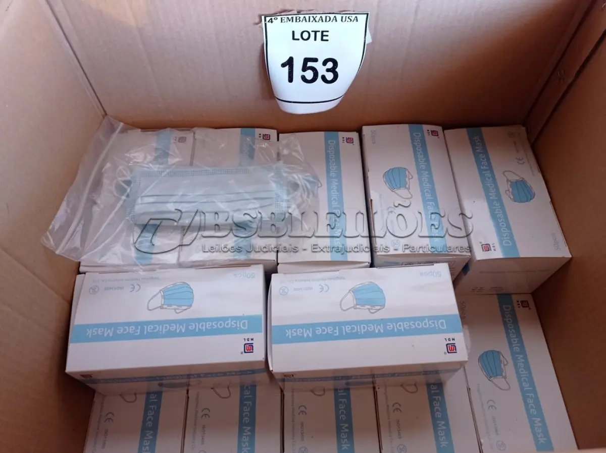 LOTE 153 - 01 CAIXA COM MÁSCARAS HOSPITALARES (BOXES WITH MISCELANEOUS). (NO ESTADO EM QUE SE ENCONTRA. SUJEITO A AVARIAS OCULTAS/VISÍVEIS.) 0000086