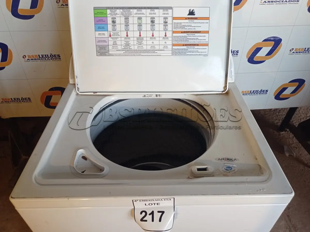 LOTE 217 - 01 MÁQUINA DE LAVAR ROUPAS WHIRLPOOL 115VOLTS (WASHER). (NO ESTADO EM QUE SE ENCONTRA. SUJEITO A AVARIAS OCULTAS/VISÍVEIS.) AV9949T