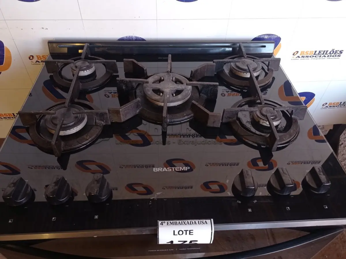 LOTE 175 - 01 FOGÃO BRASTEMP 5 BOCAS BIVOLTS(RANGE). (NO ESTADO EM QUE SE ENCONTRA. SUJEITO A AVARIAS OCULTAS/VISÍVEIS.) BH1502K