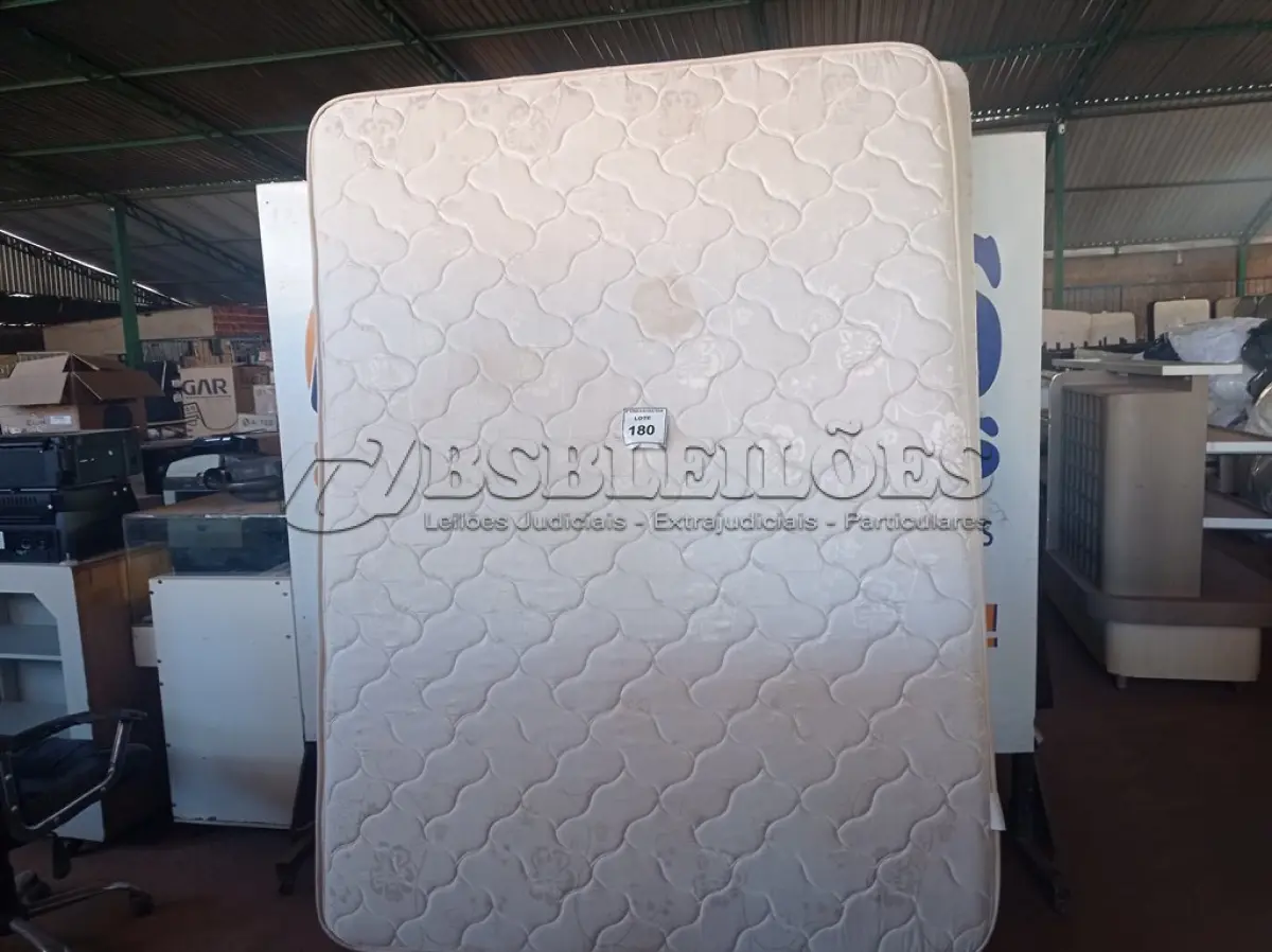 LOTE 180