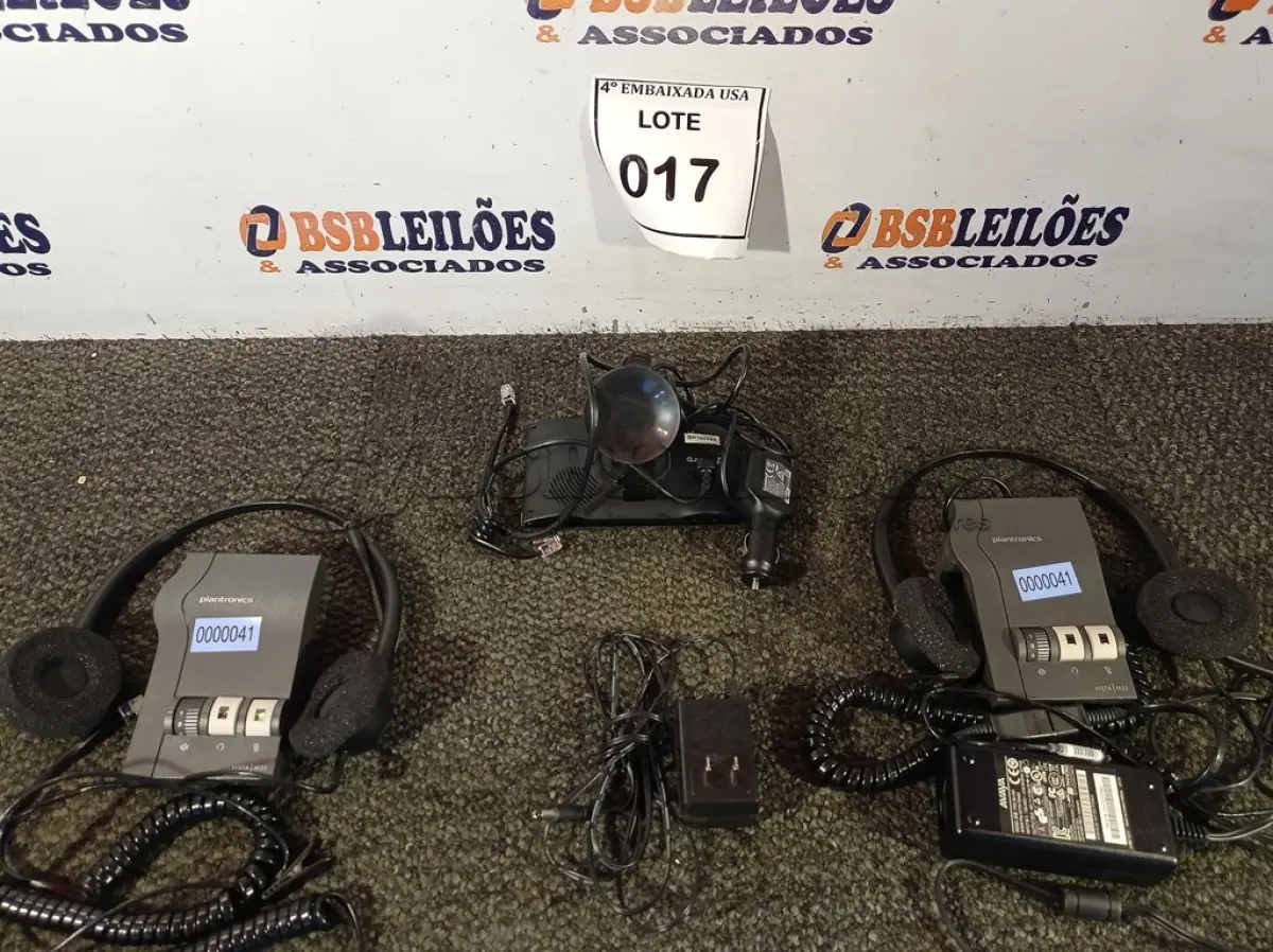 LOTE 017 - 02 APARELHOS AMPLIFICADORES MODULAR UNIVERSAL E 01 GPS. PLATRONICS AUDI. (NO ESTADO EM QUE SE ENCONTRA. SUJEITO A AVARIAS OCULTAS/VISÍVEIS.)0000041- BR160581