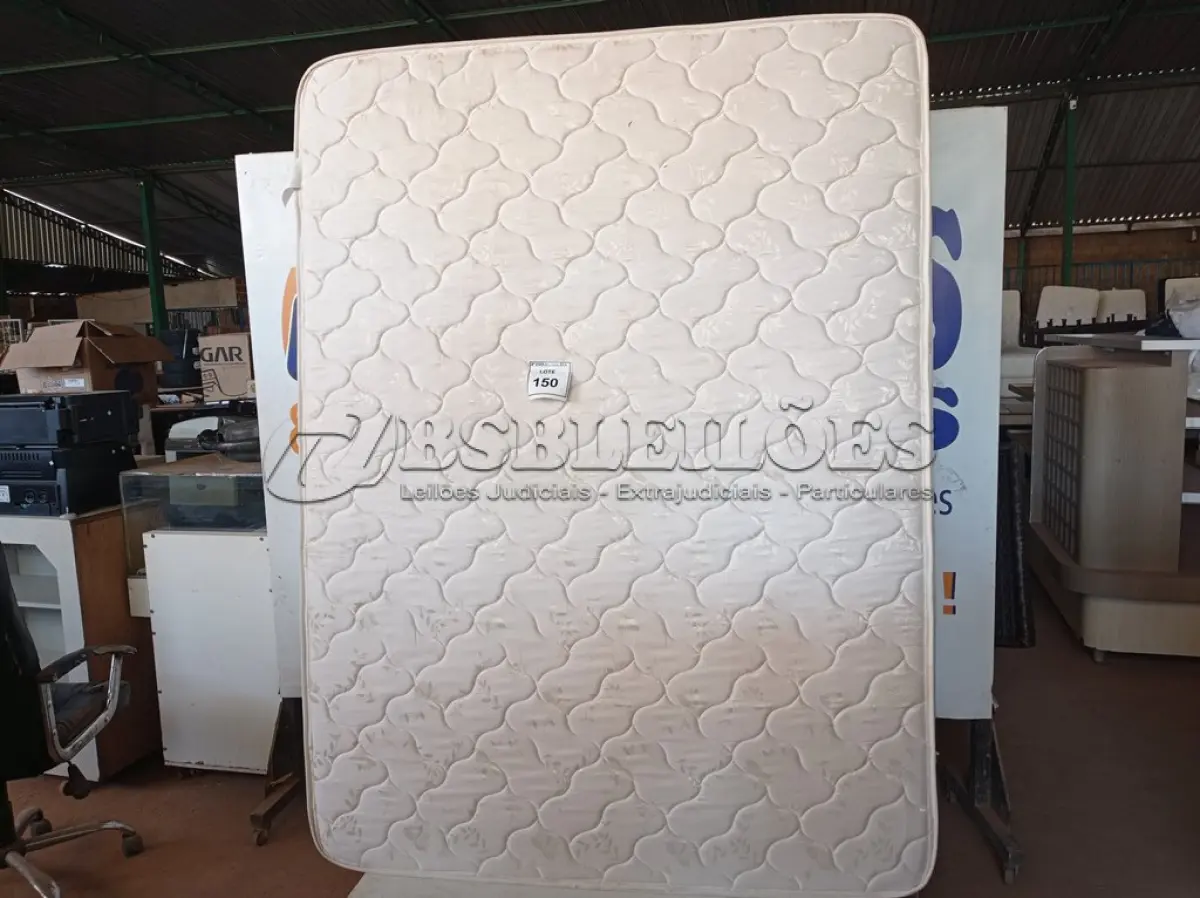 LOTE 150 - 01 COLCHÃO DE CASAL COM BASE QUEEN BED (MATTRESS+BOX). (NO ESTADO EM QUE SE ENCONTRA. SUJEITO A AVARIAS OCULTAS/VISÍVEIS.) AV9514H - BF8525C