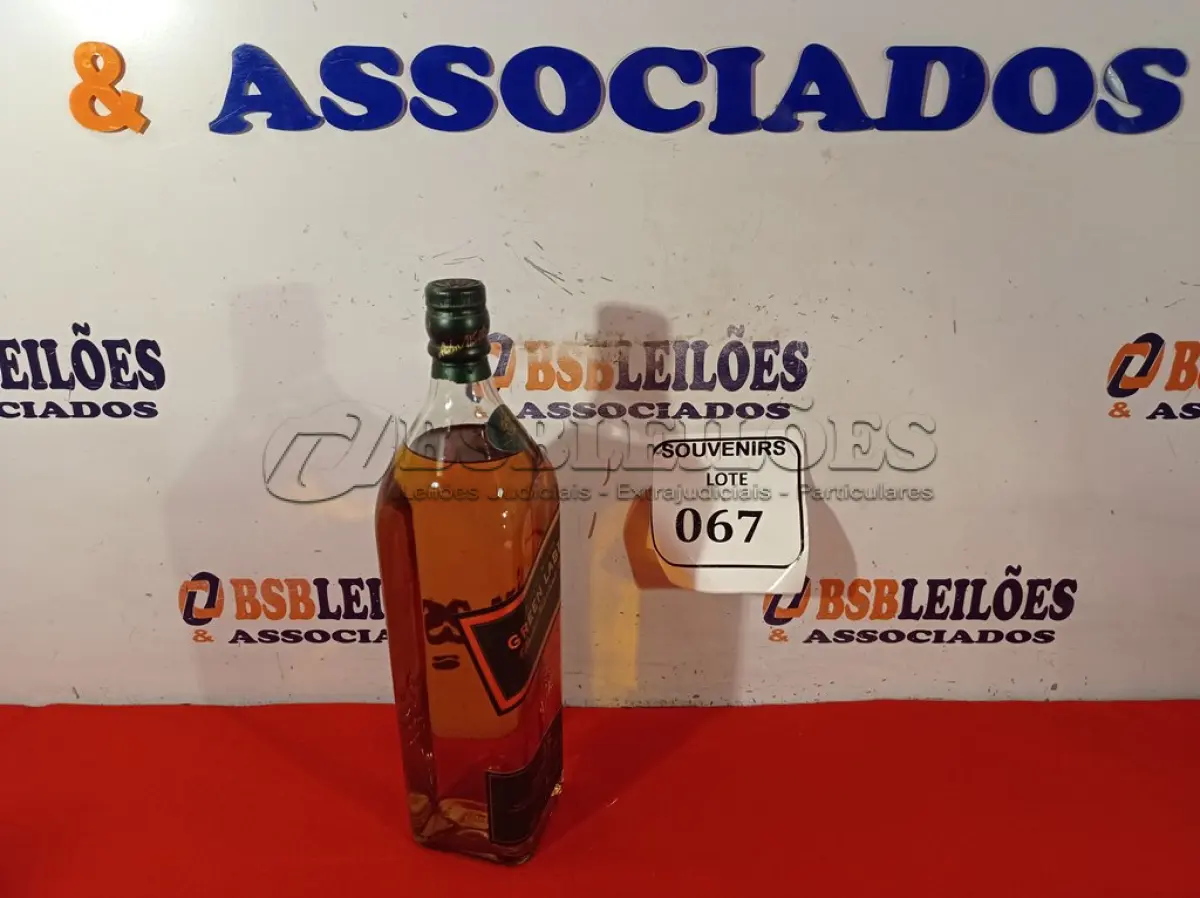 LOTE 067 - 01 GARRAFA DE WHISKY JOHNNIE WALKER GREEN LABEL 1L. (NO ESTADO EM QUE SE ENCONTRA) ATENÇÃO! FAZER A VISITAÇÃO ANTES DE ARREMATAR, NÃO SABEMOS SE FUNCIONA. LEILÃO NÃO TEM GARANTIA E NEM DEVOLUÇÃO, SUJEITO A POSSÍVEIS AVARIAS VISÍVEIS/OCULTAS E/OU AUSÊNCIA DE COMPONENTES.  