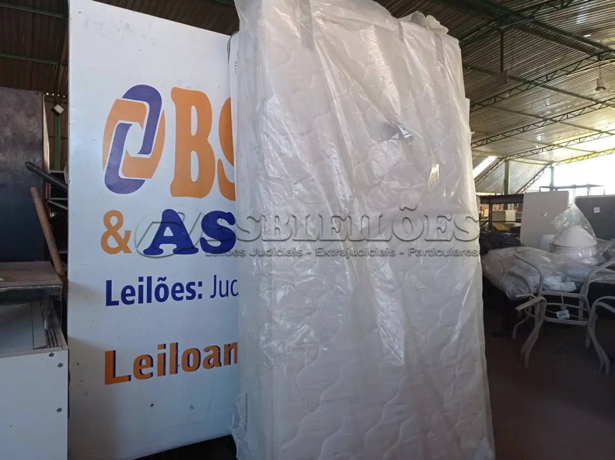 LOTE 294 - 01 COLCHÃO DE SOLTEIRO COM BASE (TWIN BED (MATTRESS+BOX). (NO ESTADO EM QUE SE ENCONTRA. SUJEITO A AVARIAS OCULTAS/VISÍVEIS.) AV9625U - BJ7373T