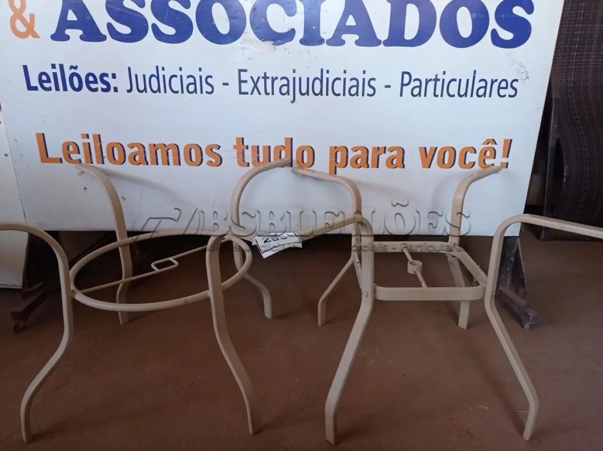 LOTE 253 - 02 PÉS DE MESA PARA JARDIM (TABLE LEGS). (GARDEN) (NO ESTADO EM QUE SE ENCONTRA. SUJEITO A AVARIAS OCULTAS/VISÍVEIS.) 0000087