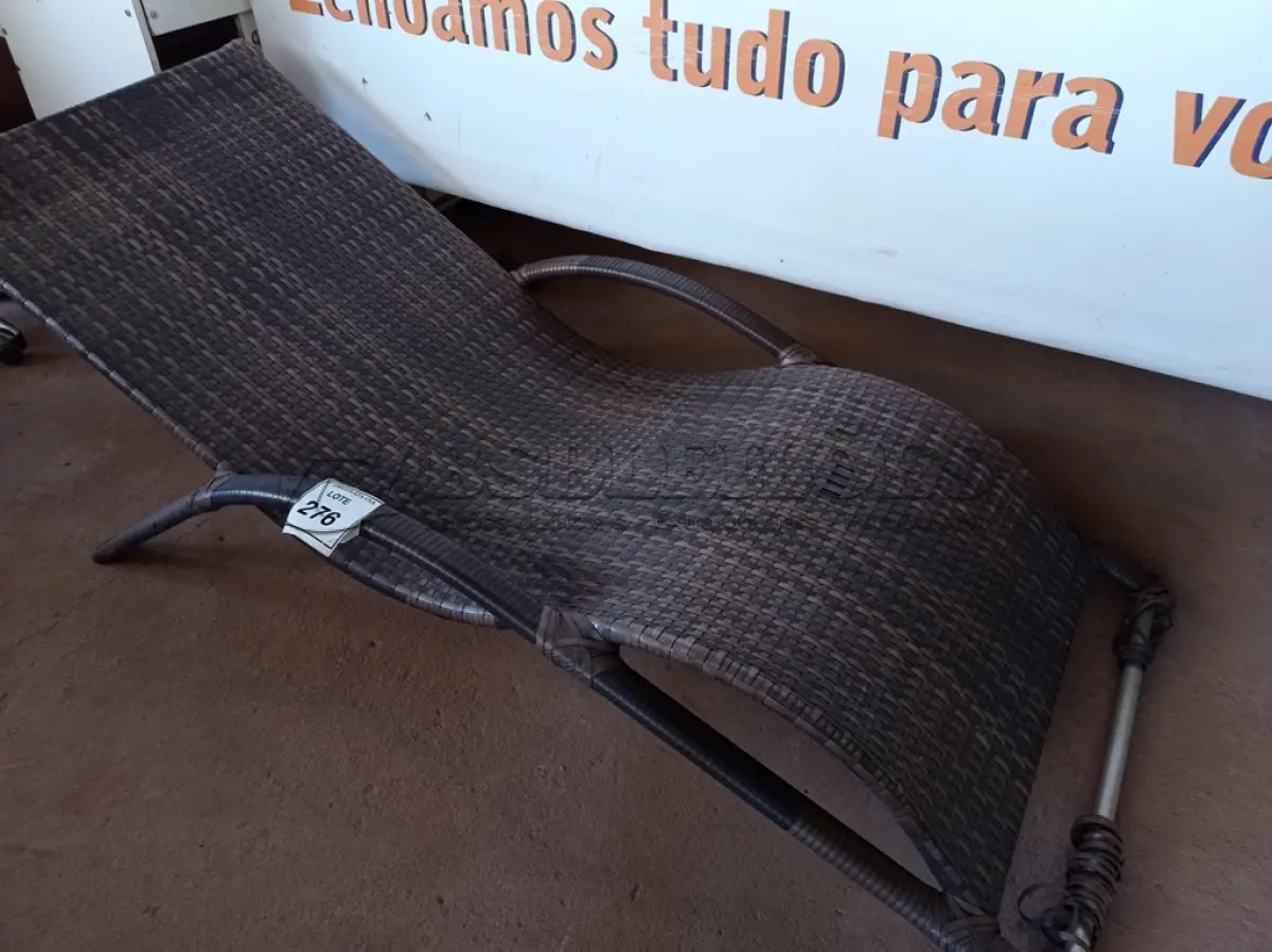 LOTE 276 - 01 ESPREGUIÇADEIRA PARA PISCINA (LOUNGE CHAIR) (NO ESTADO EM QUE SE ENCONTRA. SUJEITO A AVARIAS OCULTAS/VISÍVEIS.) AV9336Y