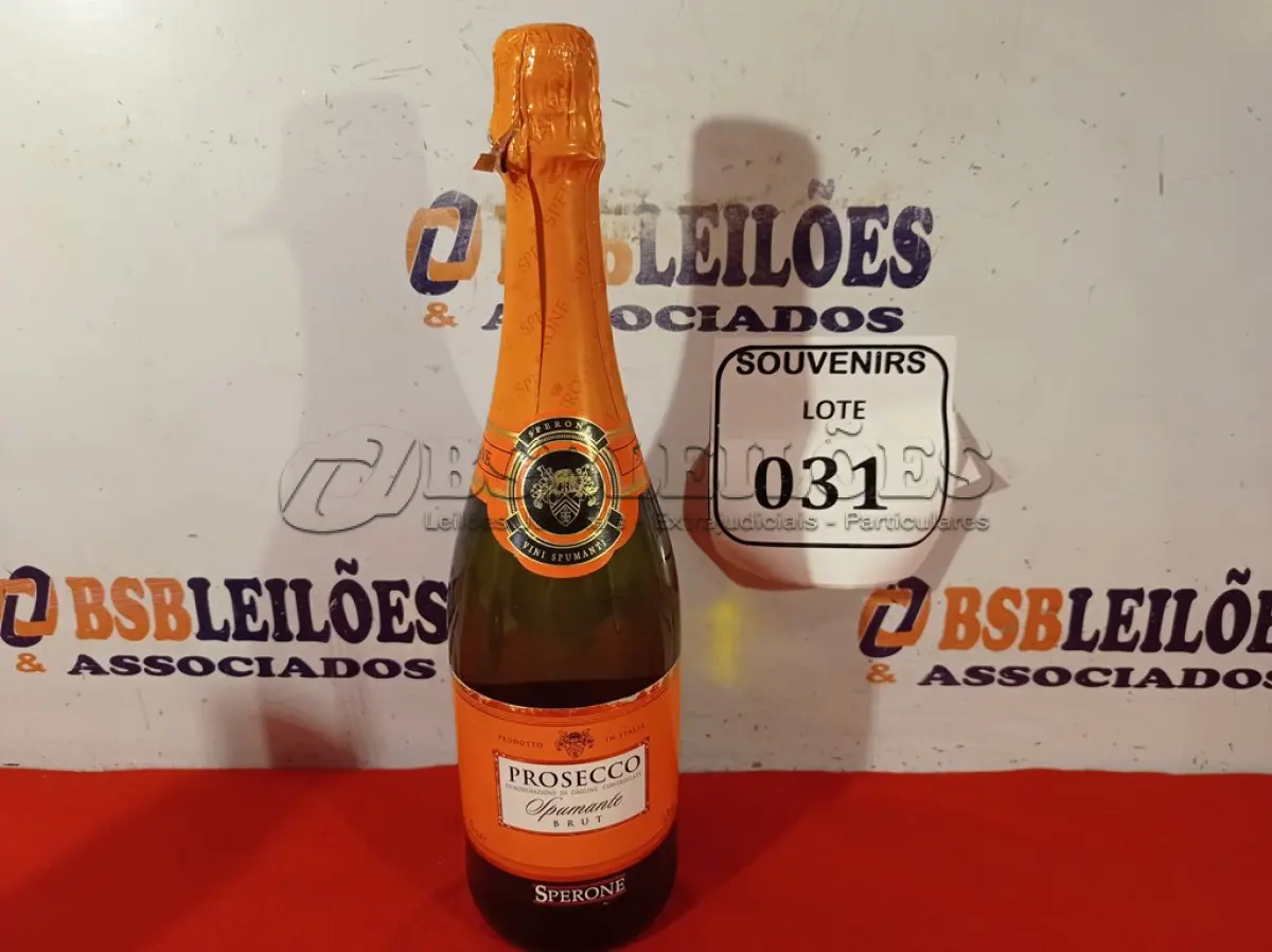LOTE 031 -  01 GARRAFA DE ESPUMANTE SPERONE PROSECCO BRUT 75 CL LACRADO. (NO ESTADO EM QUE SE ENCONTRA) ATENÇÃO! FAZER A VISITAÇÃO ANTES DE ARREMATAR, NÃO SABEMOS SE FUNCIONA. LEILÃO NÃO TEM GARANTIA E NEM DEVOLUÇÃO, SUJEITO A POSSÍVEIS AVARIAS VISÍVEIS/OCULTAS E/OU AUSÊNCIA DE COMPONENTES.  