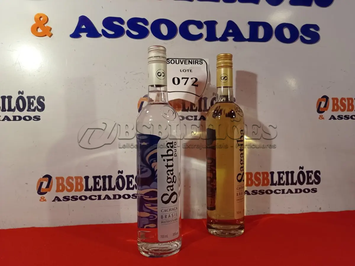 LOTE 072 - 02 GARRAFAS DE CACHAÇA DE 700ML, SENDO 01 SAGATIBA PURA E 01 VELHA. (NO ESTADO EM QUE SE ENCONTRA) ATENÇÃO! FAZER A VISITAÇÃO ANTES DE ARREMATAR, NÃO SABEMOS SE FUNCIONA. LEILÃO NÃO TEM GARANTIA E NEM DEVOLUÇÃO, SUJEITO A POSSÍVEIS AVARIAS VISÍVEIS/OCULTAS E/OU AUSÊNCIA DE COMPONENTES.  