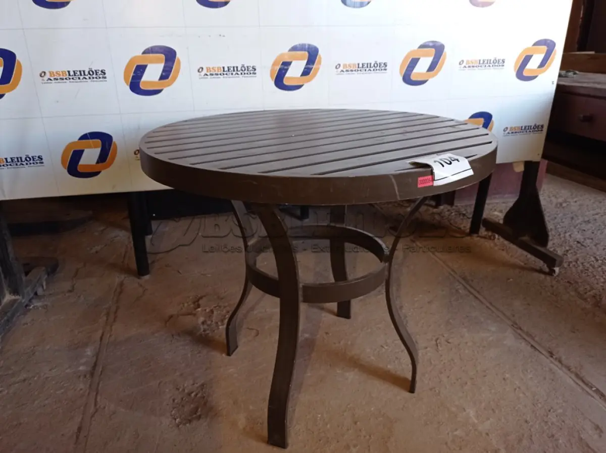 LOTE 104 - 01 MESA EM ALUMÍNIO PARA PISCINA (TABLE, GARDEN). (NO ESTADO EM QUE SE ENCONTRA. SUJEITO A AVARIAS OCULTAS/VISÍVEIS.)0000064