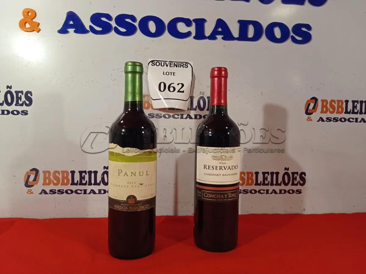 LOTE 062 - 01 GARRAFA DE VINHO PANUL CABERNET SAUVIGNON 2013 750 ML E 01 GARRAFA DE VINHO RESERVADO CABERNET SAUVIGNON CONCHA Y TORO 750ML. (NO ESTADO EM QUE SE ENCONTRA) ATENÇÃO! FAZER A VISITAÇÃO ANTES DE ARREMATAR, NÃO SABEMOS SE FUNCIONA. LEILÃO NÃO TEM GARANTIA E NEM DEVOLUÇÃO, SUJEITO A POSSÍVEIS AVARIAS VISÍVEIS/OCULTAS E/OU AUSÊNCIA DE COMPONENTES.  