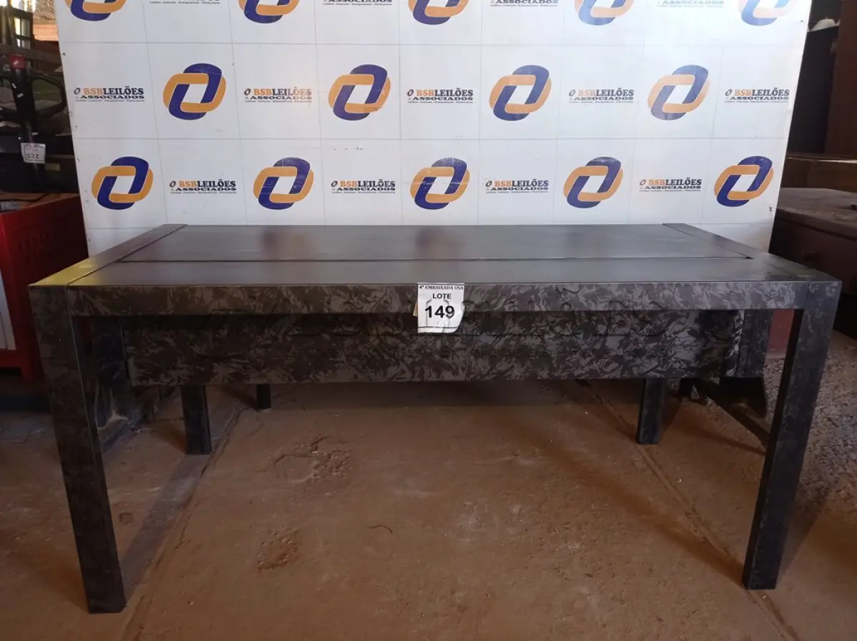 LOTE 149 - 01 MESA EM FERRO PARA ESCRITÓRIO (OFFICE DESK). (NO ESTADO EM QUE SE ENCONTRA. SUJEITO A AVARIAS OCULTAS/VISÍVEIS.)0000078