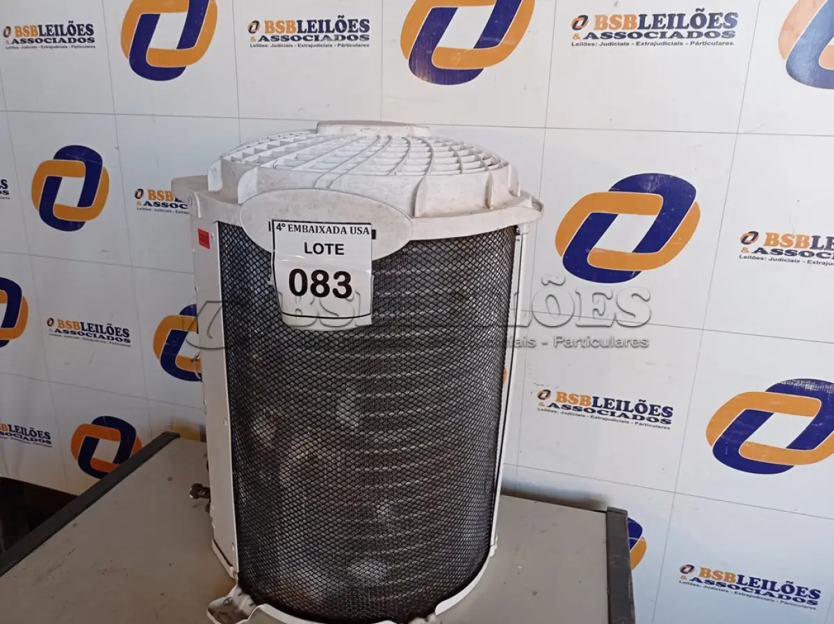 LOTE 083 - 01 CONDENSADORA DE AR (CONDENSATORS). (NO ESTADO EM QUE SE ENCONTRA. SUJEITO A AVARIAS OCULTAS/VISÍVEIS.) 0000092