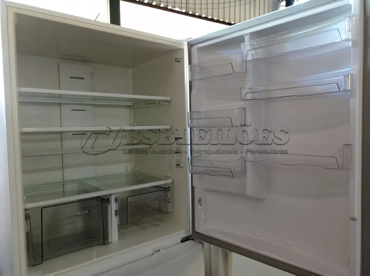 LOTE 095 - 01 GELADEIRA BRASTEMP INVERSE 220V (REFRIGERATOR). (NO ESTADO EM QUE SE ENCONTRA. SUJEITO A AVARIAS OCULTAS/VISÍVEIS.) AV9322E