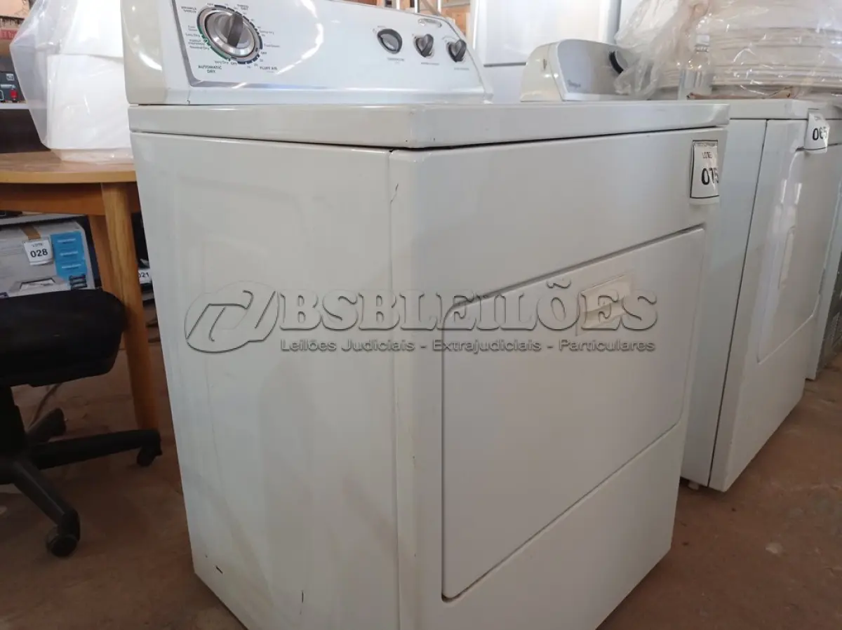 LOTE 075 - 01 SECADORA DE ROUPAS WGD4850XQO MARCA WHIRLPOOL 115V (DRYER). (NO ESTADO EM QUE SE ENCONTRA. SUJEITO A AVARIAS OCULTAS/VISÍVEIS.) AV9877X