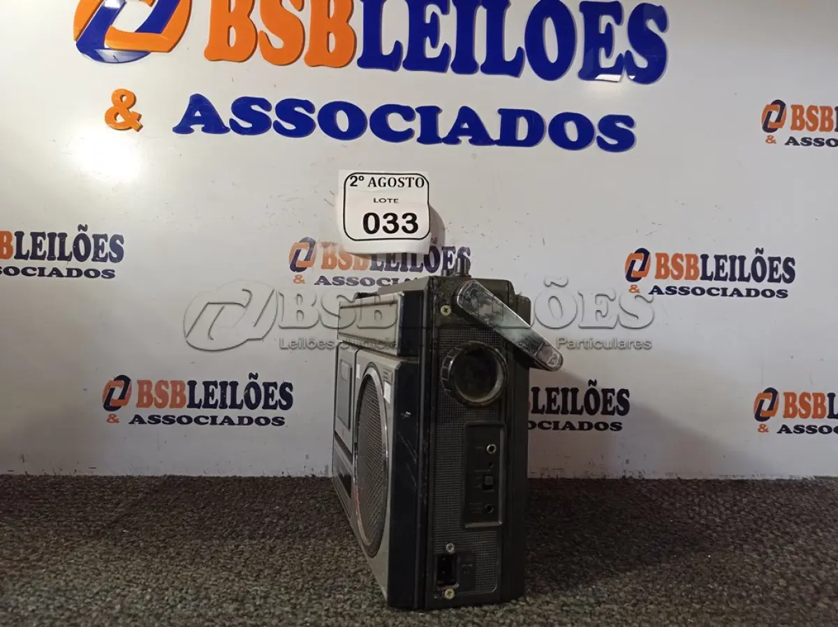 LOTE 033 - 01 RÁDIO 2 EM 1 ANTIGO MARCA NATIONAL DE MODELO RX1454. (NO ESTADO) ATENÇÃO! FAZER A VISITAÇÃO ANTES DE ARREMATAR, NÃO SABEMOS SE FUNCIONA. LEILÃO NÃO TEM GARANTIA E NEM DEVOLUÇÃO, SUJEITO A POSSÍVEIS AVARIAS VISÍVEIS/OCULTAS E/OU AUSÊNCIA DE COMPONENTES.