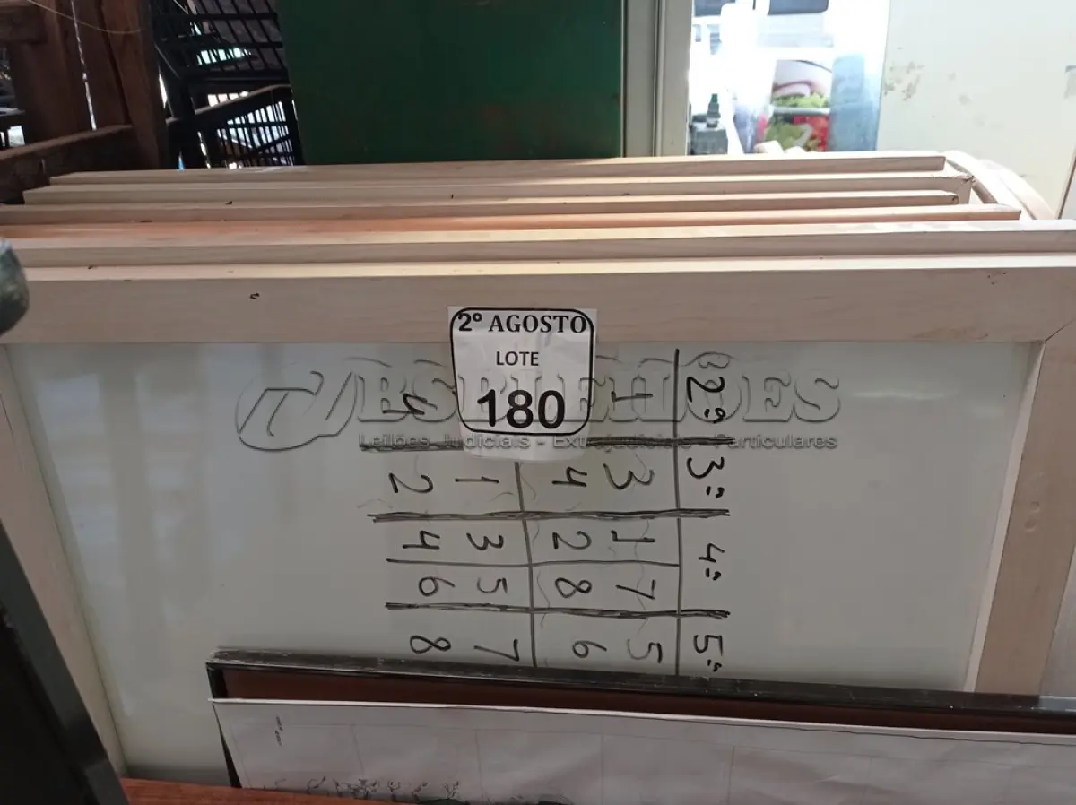 LOTE 180 - 06 QUADROS DE ESCREVER TAMANHOS DIVERSOS. (NO ESTADO) ATENÇÃO! FAZER A VISITAÇÃO ANTES DE ARREMATAR, NÃO SABEMOS SE FUNCIONA. LEILÃO NÃO TEM GARANTIA E NEM DEVOLUÇÃO, SUJEITO A POSSÍVEIS AVARIAS VISÍVEIS/OCULTAS E/OU AUSÊNCIA DE COMPONENTES.