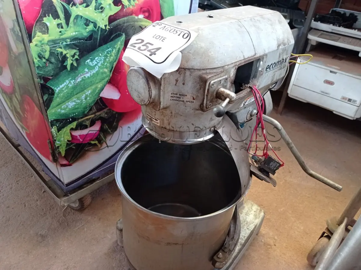 LOTE 254 - 01 BATEDEIRA SEMI INDUSTRIAL PARA A RETIRADA DE PEÇAS. (NO ESTADO) ATENÇÃO! FAZER A VISITAÇÃO ANTES DE ARREMATAR, NÃO SABEMOS SE FUNCIONA. LEILÃO NÃO TEM GARANTIA E NEM DEVOLUÇÃO, SUJEITO A POSSÍVEIS AVARIAS VISÍVEIS/OCULTAS E/OU AUSÊNCIA DE COMPONENTES.