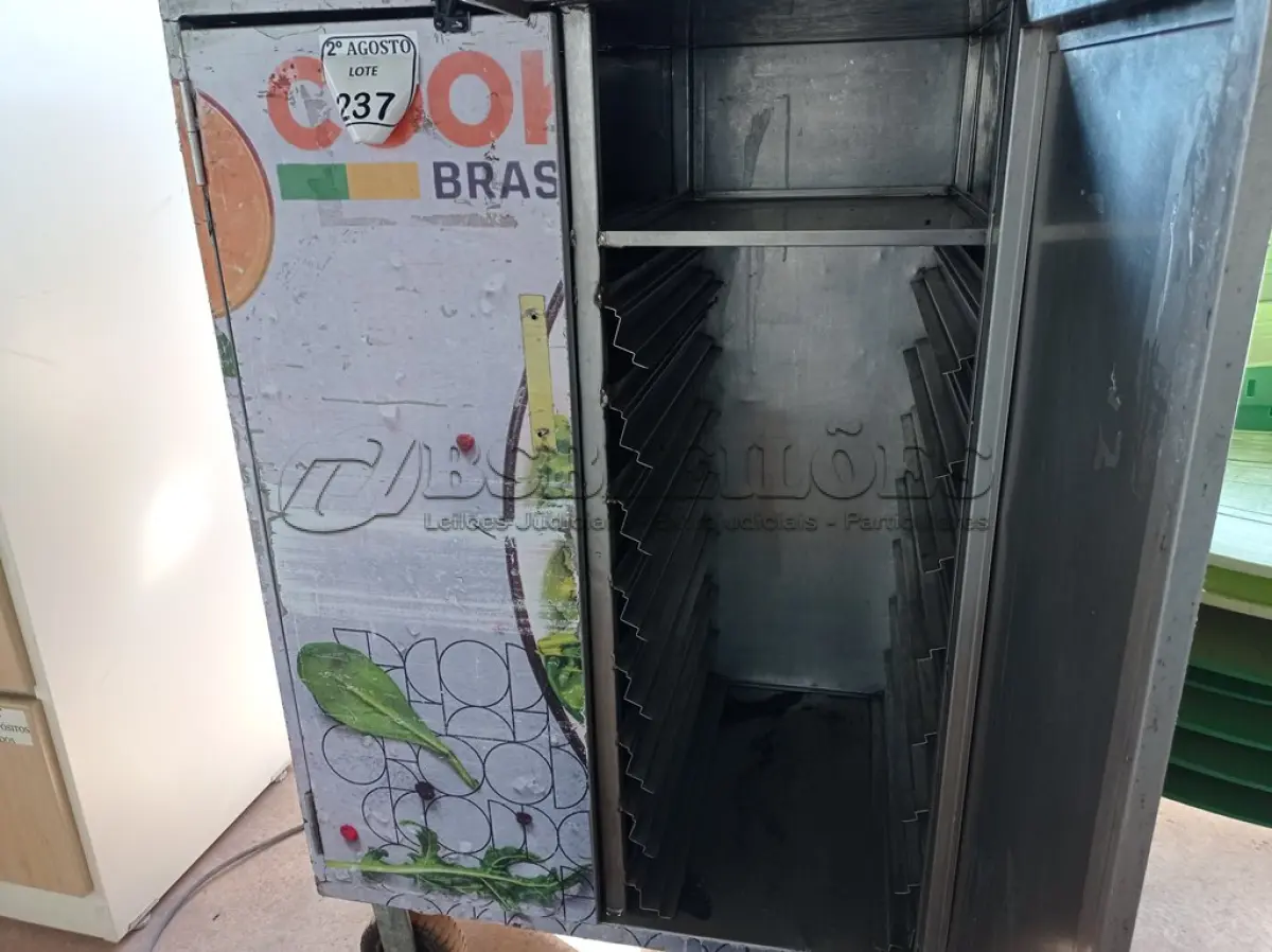 LOTE 237 - 01 CARRINHO PARA FRIOS EM INOX. (NO ESTADO) ATENÇÃO! FAZER A VISITAÇÃO ANTES DE ARREMATAR, NÃO SABEMOS SE FUNCIONA. LEILÃO NÃO TEM GARANTIA E NEM DEVOLUÇÃO, SUJEITO A POSSÍVEIS AVARIAS VISÍVEIS/OCULTAS E/OU AUSÊNCIA DE COMPONENTES.