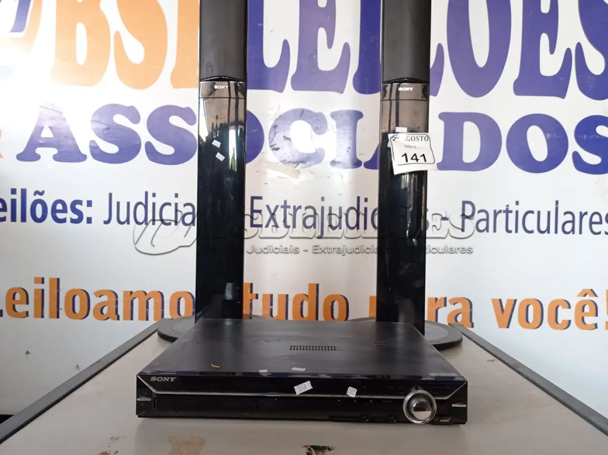 LOTE 141 - 02 CAIXAS DE SOM TIPO TORRE MARCA SONY E 01 APARELHO DE DVD MARCA SONY. (NO ESTADO) ATENÇÃO! FAZER A VISITAÇÃO ANTES DE ARREMATAR, NÃO SABEMOS SE FUNCIONA. LEILÃO NÃO TEM GARANTIA E NEM DEVOLUÇÃO, SUJEITO A POSSÍVEIS AVARIAS VISÍVEIS/OCULTAS E/OU AUSÊNCIA DE COMPONENTES.